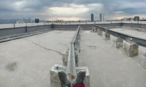 low-section-person-rooftop-against-sky_1048944-8364228